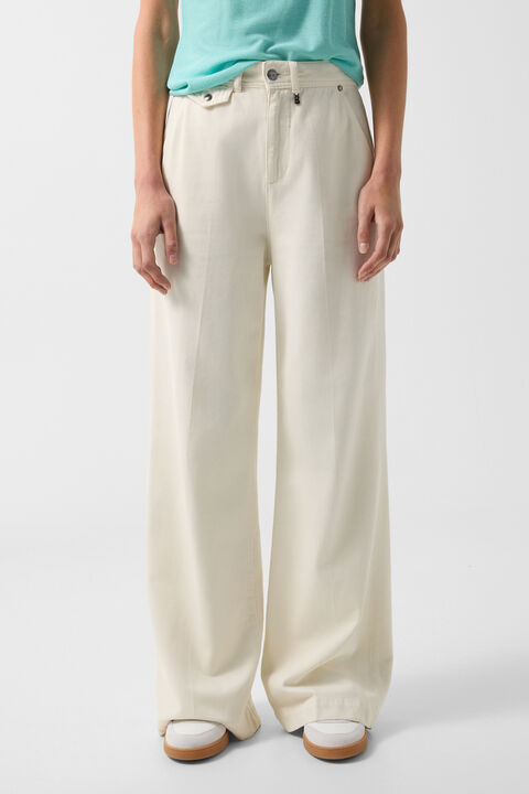 Rica Wide Fit Jeans In Cream