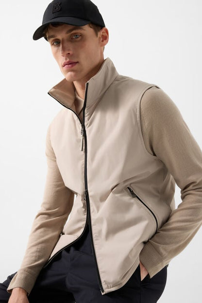 Jonny Lightweight Waistcoat In Sand