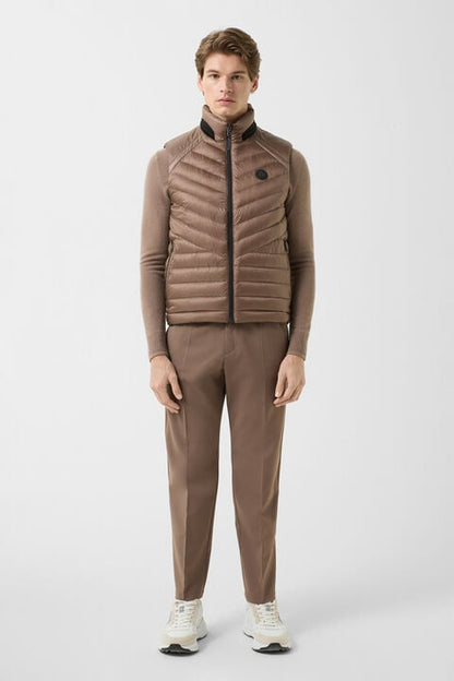 Lasse Lightweight Down Waistcoat In Mud