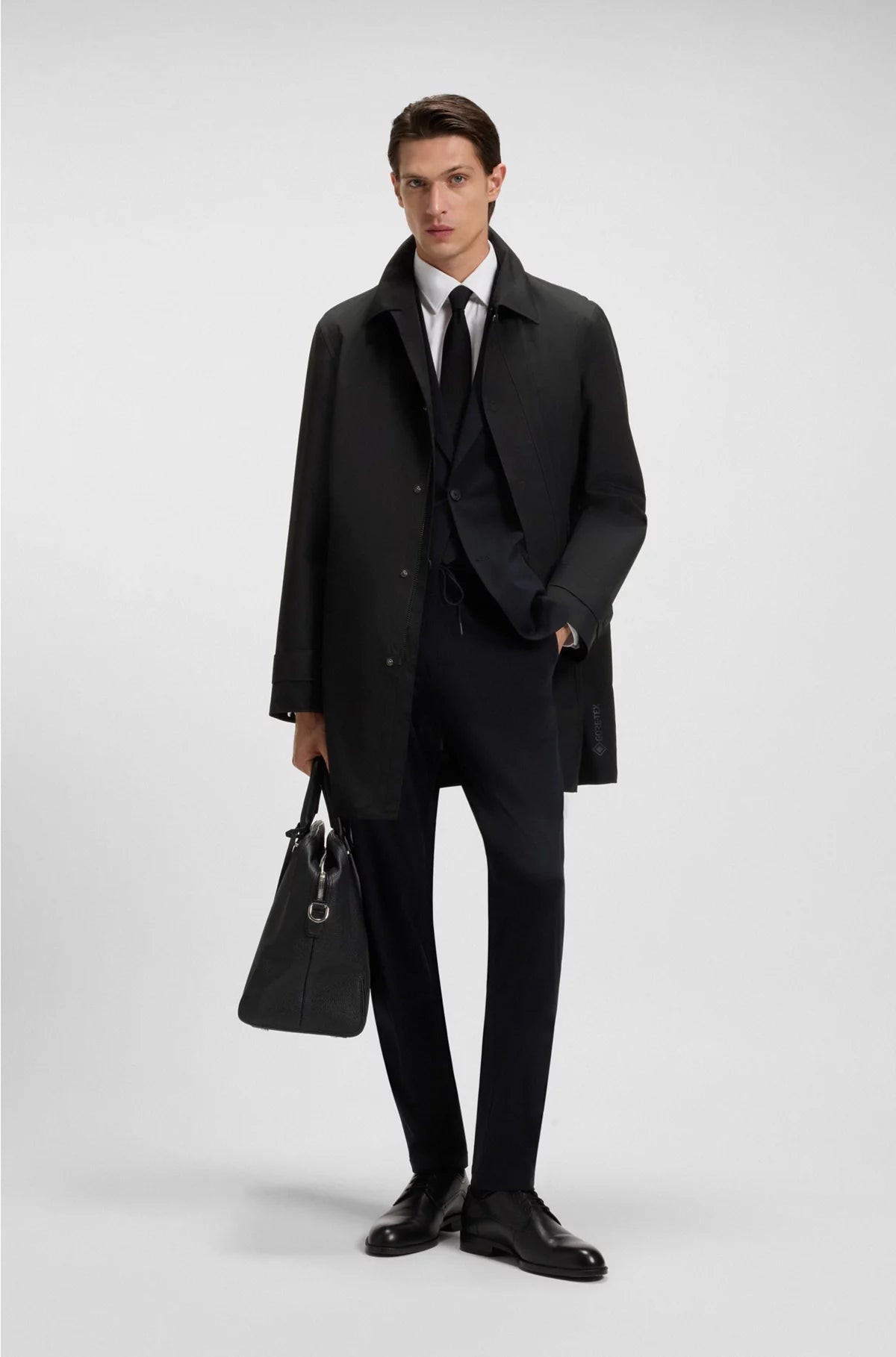 GORE-TEX? WATER-REPELLENT COAT WITH CONCEALED CLOSURE